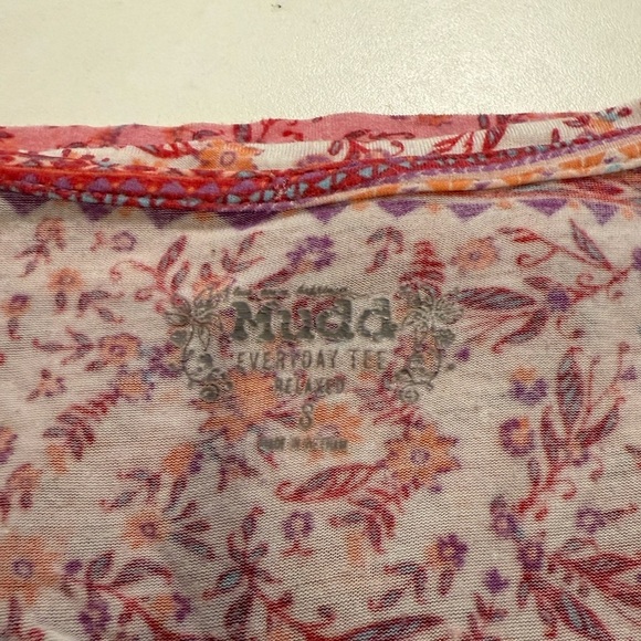 Mudd Floral V-Neck Tee - Picture 3 of 3